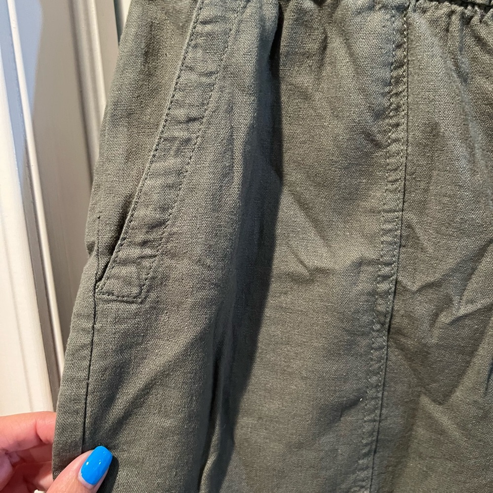NWT GAP Green Cargo Shorts Essential Style sz large women’s - Picture 3 of 5